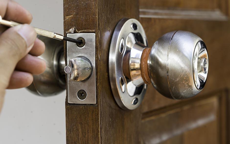 changer serrure porte fenetre Vernouillet